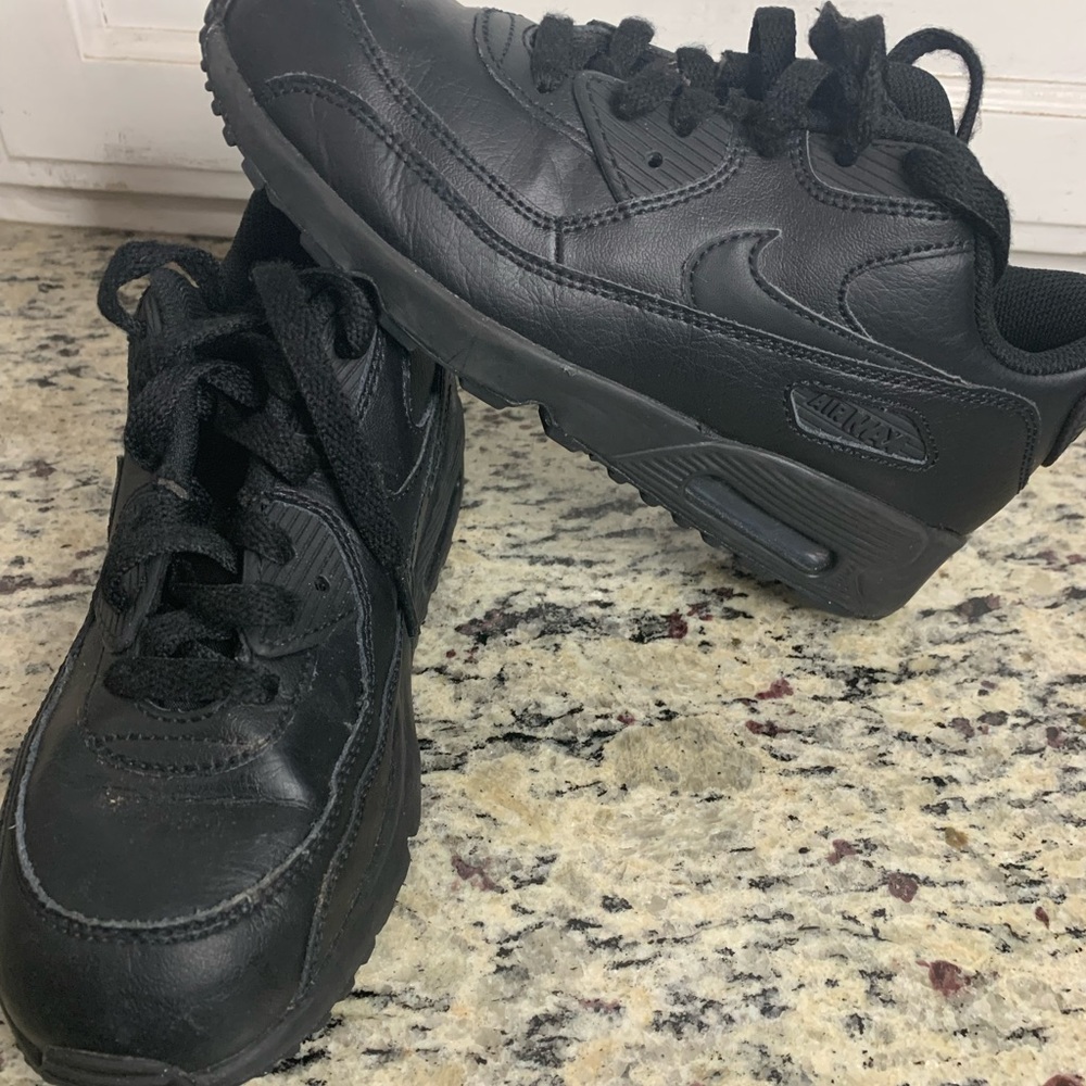 Nike Air Max 90 (Black) size 2C.